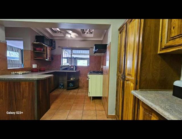 3 BEDROOM HOUSE FOR SALE IN MOUNTAIN VIEW